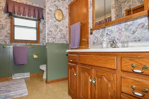 1019 Lilac Ave, Oakes, ND 58474 photo 37