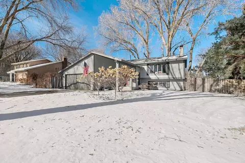 1908 E Manor Blvd, Burnsville, MN 55337