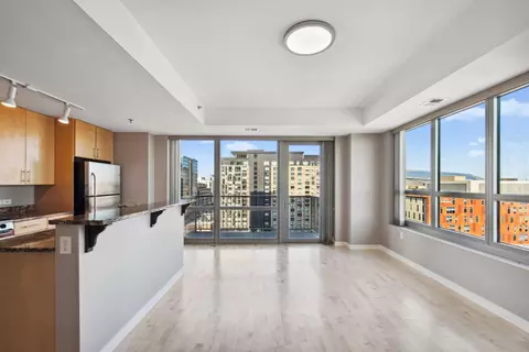 929 Portland Ave #1005, Minneapolis, MN 55404