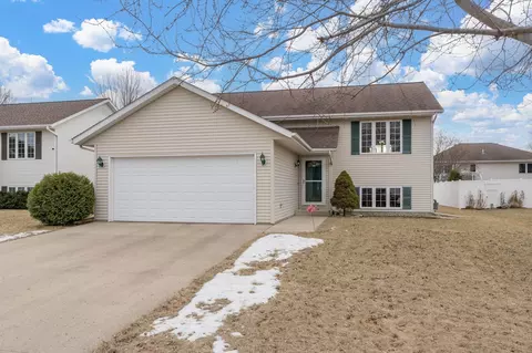 136 Spyglass Dr, Mankato, MN 56001