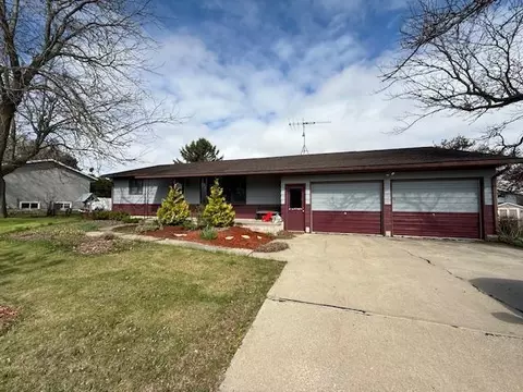707 Hokah St N, Caledonia, MN 55921