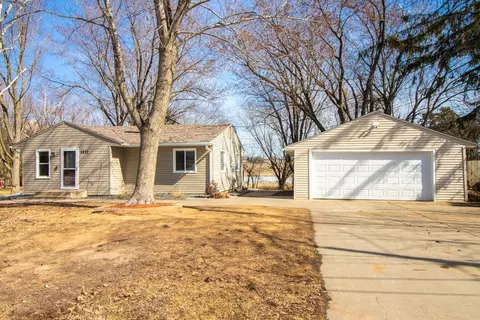 1437 Hallmark Ave N, Oakdale, MN 55128