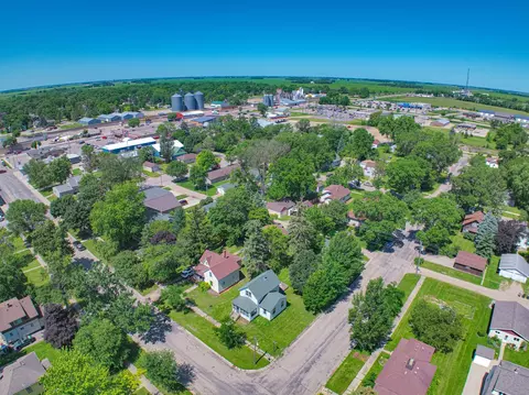 View/Area - 111 E 8th St, Morris, MN 56267 photo 2 of 2