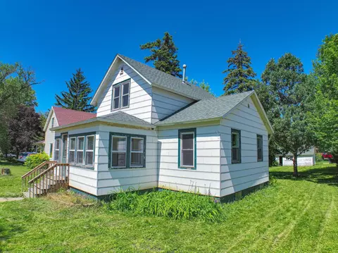 Exterior - 111 E 8th St, Morris, MN 56267 photo 2 of 4