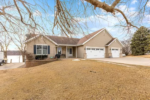 48941 N Shore Rd, Waterville, MN 56096