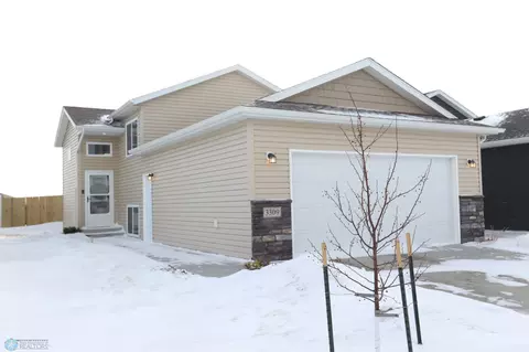 3309 Maple Leaf Loop S, Fargo, ND 58104