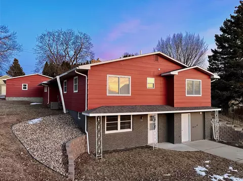 910 4th Ave, Madison, MN 56256