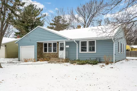 1093 Harmon Ave, West Saint Paul, MN 55118