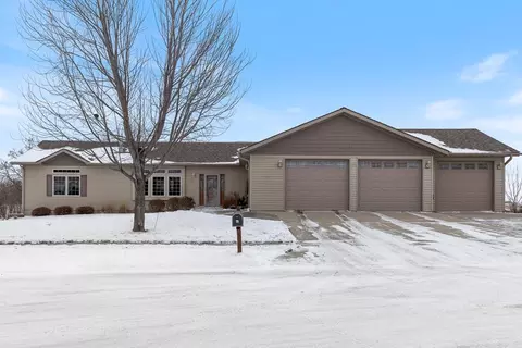 711 Scott St, Marshall, MN 56258