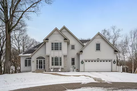 2623 Promontory Pl E, Maplewood, MN 55119