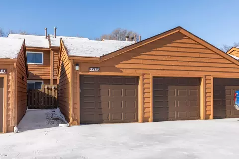 3219 Evergreen Dr, Eagan, MN 55121