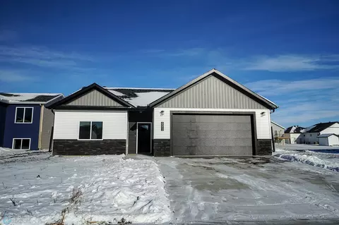 6012 80th Ave S, Horace, ND 58047