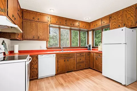 Kitchen - 410 N 60th Ave E, Duluth, MN 55804 photo 2 of 3