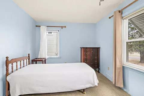 Bedroom - 410 N 60th Ave E, Duluth, MN 55804 photo 4 of 6