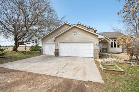 25998 Lofton Ave, Chisago City, MN 55013