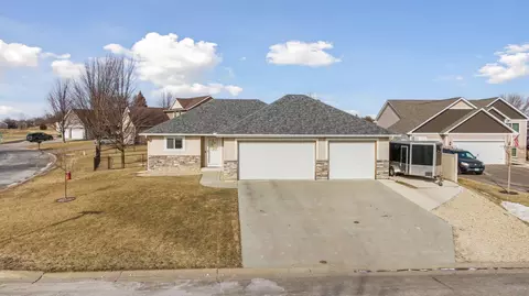 800 Sunrise Ct SE, Lonsdale, MN 55046