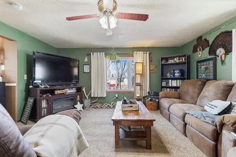 407 Hudson Ave, Marshall, MN 56258 photo 13