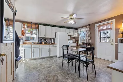 407 Hudson Ave, Marshall, MN 56258 photo 9