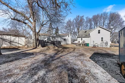 407 Hudson Ave, Marshall, MN 56258 photo 4