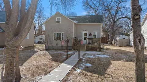 407 Hudson Ave, Marshall, MN 56258