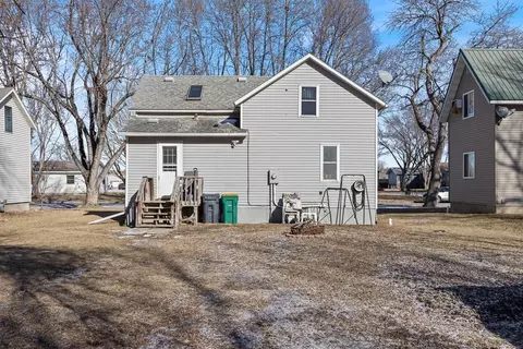 407 Hudson Ave, Marshall, MN 56258 photo 5