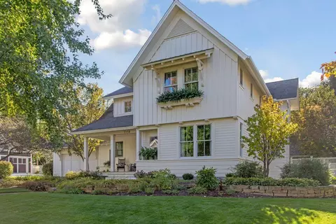 3354 Pioneer Pl, Stillwater, MN 55082