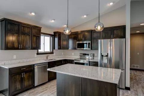 540 Gopher Ct, New Richmond, WI 54017