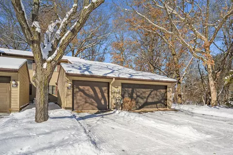 112 South Dr #G, Circle Pines, MN 55014