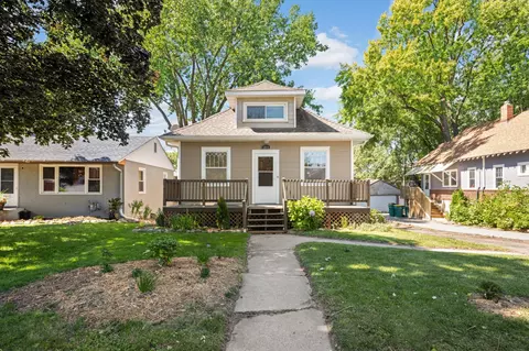 1211 Charlton St, West Saint Paul, MN 55118