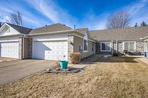 1818 Stone Meadow Blvd, Shakopee, MN 55379