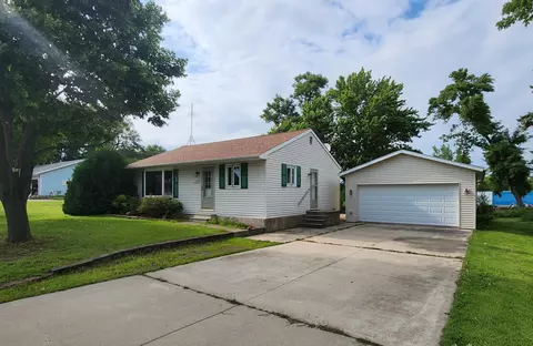 1110 Highway Ave, Bird Island, MN 55310