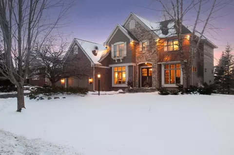 11571 Avery Dr, Inver Grove Heights, MN 55077
