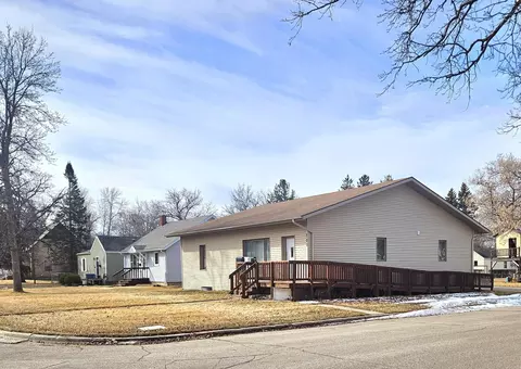 701 Tindolph Ave S, Thief River Falls, MN 56701
