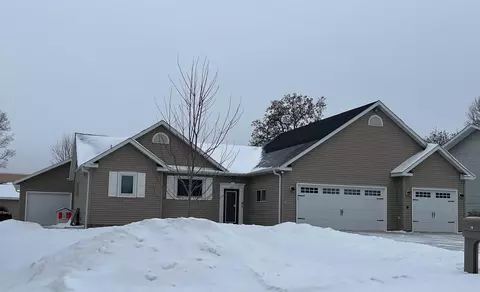 19 7th St S, Sauk Centre, MN 56378