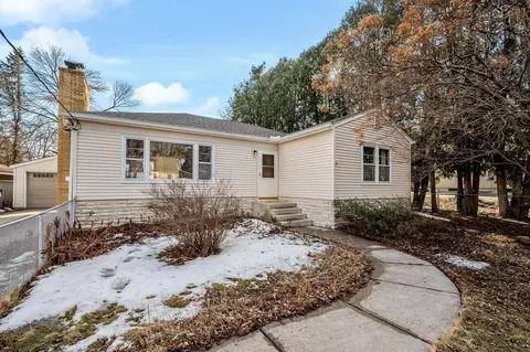 513 Sycamore St W, Stillwater, MN 55082