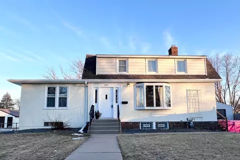 827 Hoyt Ave W, Saint Paul, MN 55117