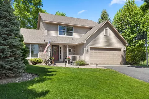 2035 Black Oaks Ln N, Plymouth, MN 55447