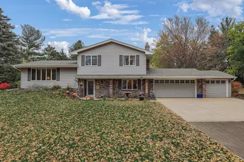 2945 Oakgreen Ave N, Stillwater, MN 55082