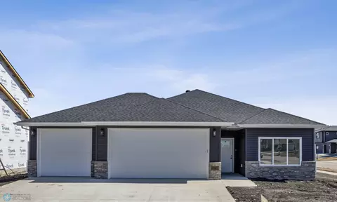 5881 11th St W, West Fargo, ND 58078