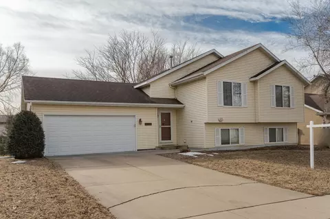 4456 57th St NW, Rochester, MN 55901