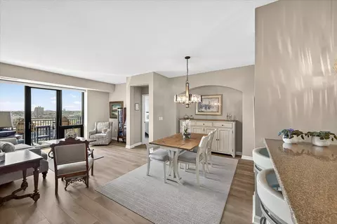 500 E Grant St #907, Minneapolis, MN 55404