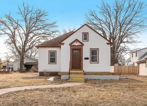 605 Front St, Kenyon, MN 55946