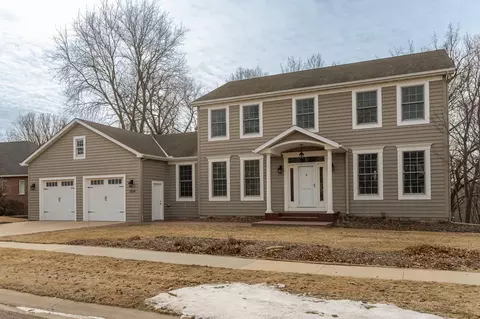 1804 Glendale Hills Dr NE, Rochester, MN 55906