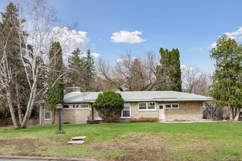 600 Meadow Ln S, Golden Valley, MN 55416