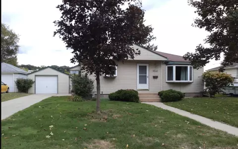 1646 3rd Ave NE, Rochester, MN 55906