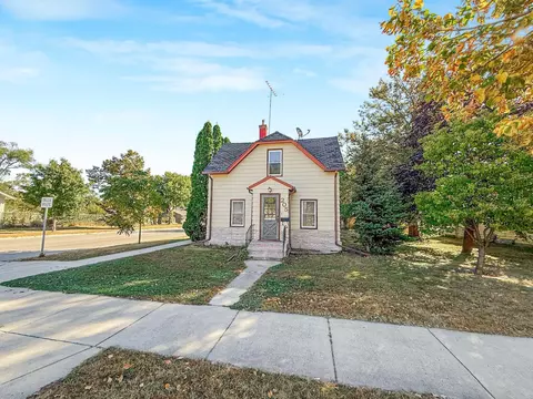 205 Adams St, Hutchinson, MN 55350