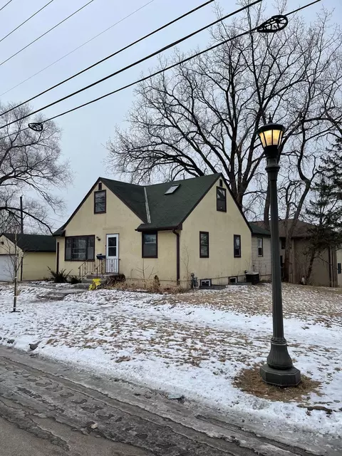 1047 Westminster St, Saint Paul, MN 55130