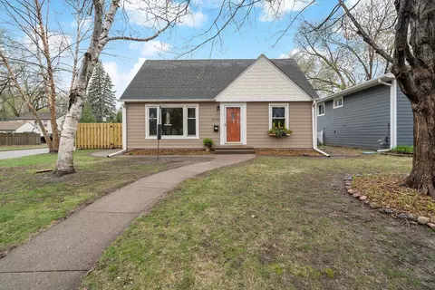 3001 Zenith Ave N, Robbinsdale, MN 55422
