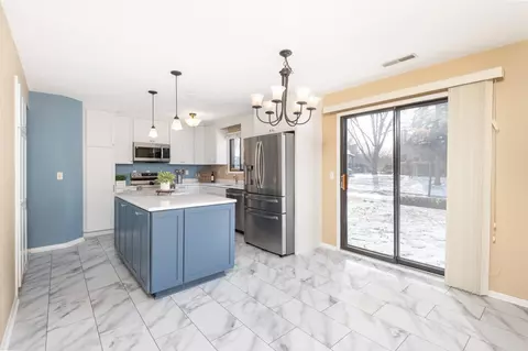 11572 Carriage Ct, Eden Prairie, MN 55344