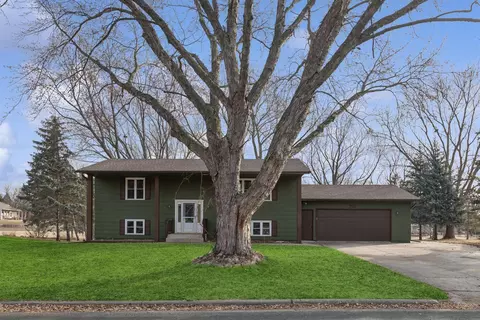 751 Sibley Dr, Northfield, MN 55057